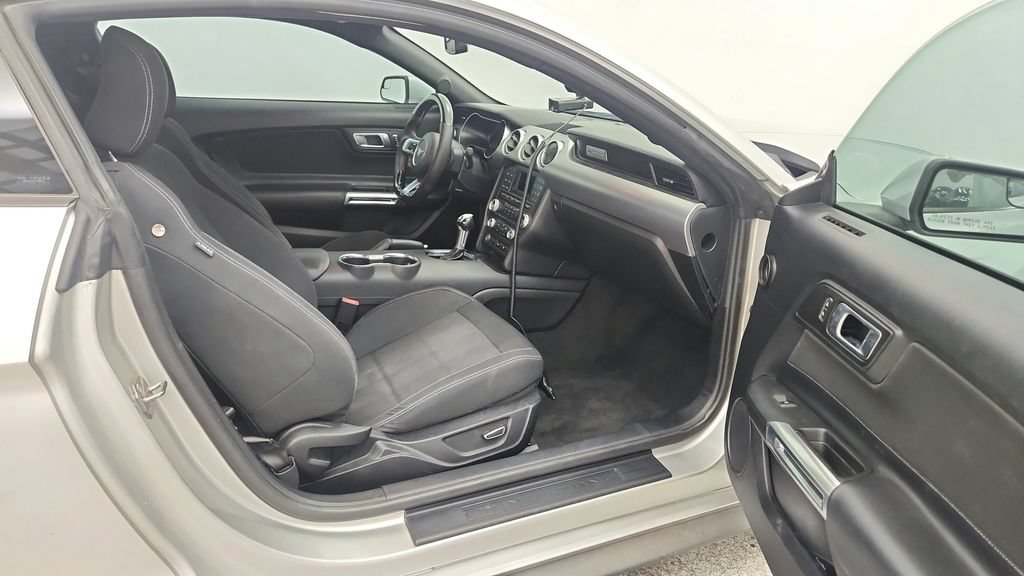 Used 2018 Ford Mustang GT RWD image 16