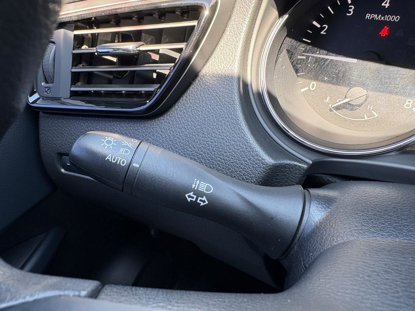 Used 2020 Nissan Rogue Sport S FWD image 32