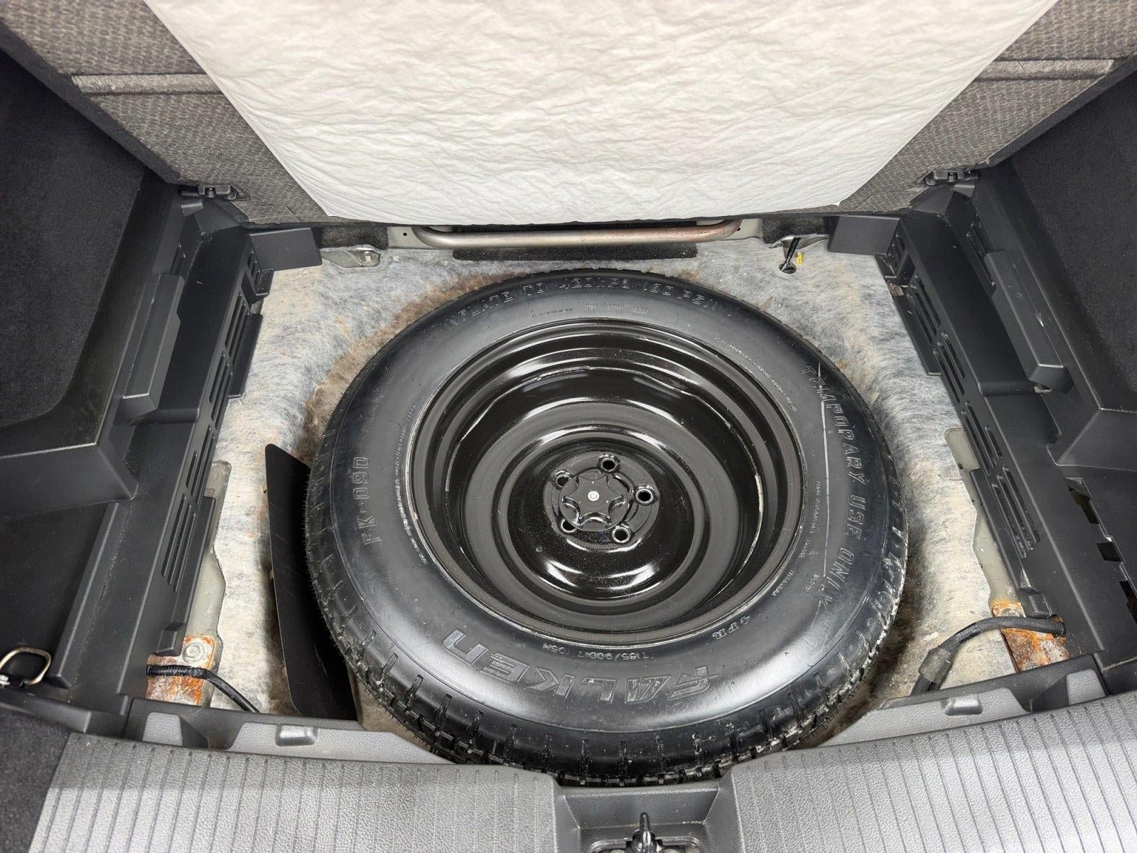 Used 2025 Nissan Rogue SV AWD/4WD image 17