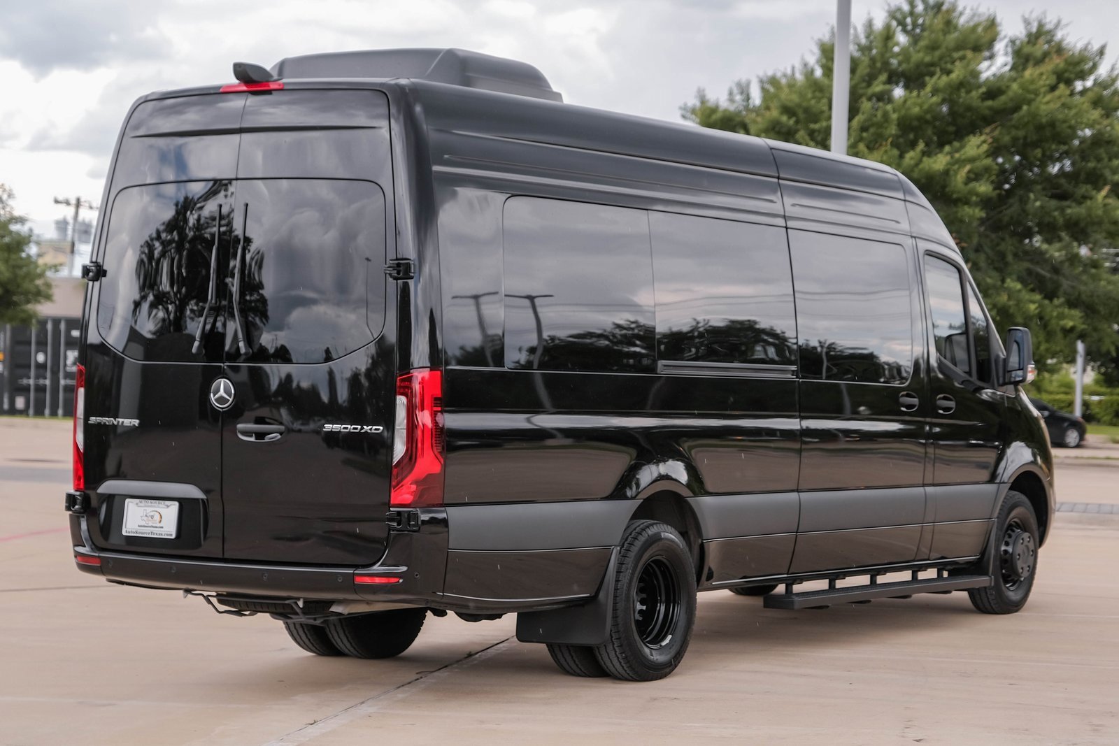 Used 2024 Mercedes-Benz Sprinter 3500 image 9