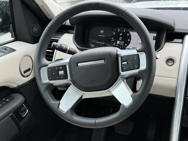 Used 2025 Land Rover Discovery S AWD/4WD image 22