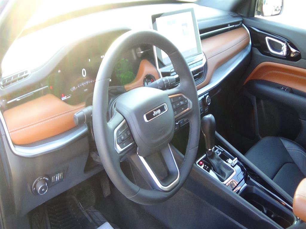 Used 2025 Jeep Compass Limited w/ Elite Group image 20