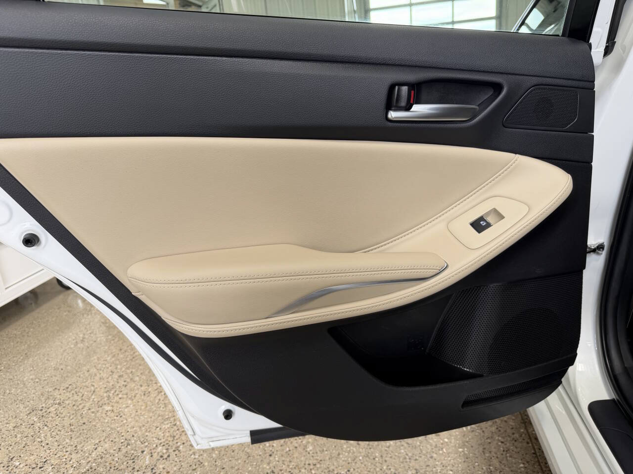 Used 2021 Toyota Avalon XLE FWD image 28