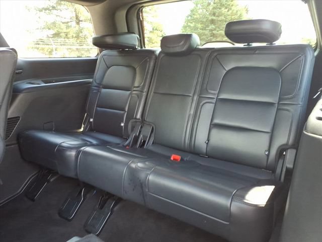 Used 2024 Lincoln Navigator Premiere AWD/4WD image 9