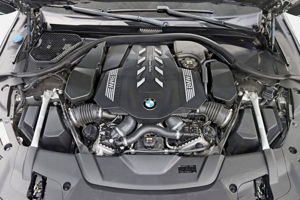 Used 2022 BMW 750i xDrive w/ Executive Package AWD/4WD image 43
