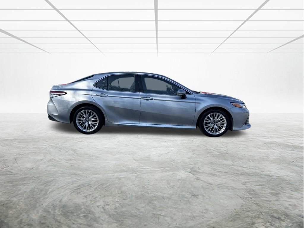 Used 2018 Toyota Camry L image 3