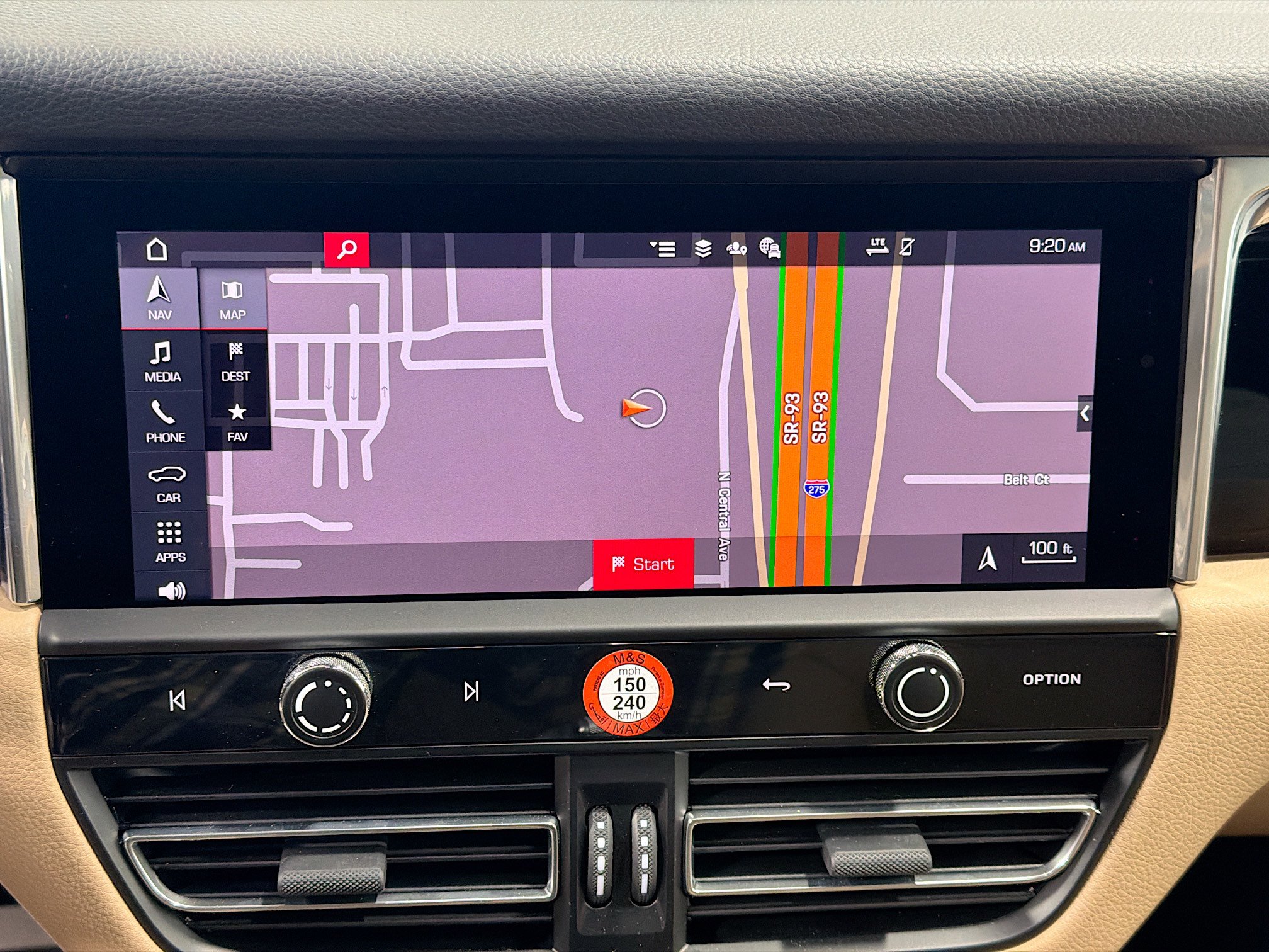 Certified 2025 Porsche Macan image 31