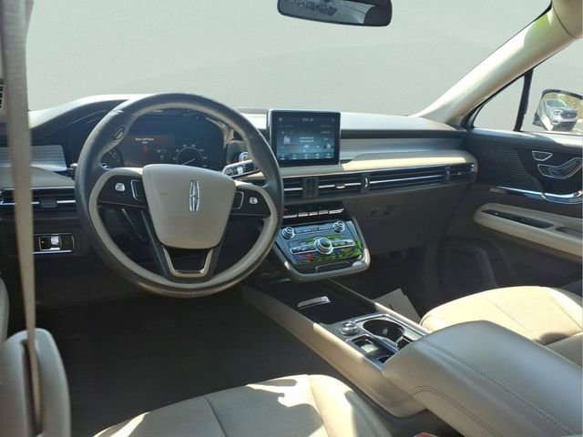 Used 2020 Lincoln Corsair AWD w/ Premium Package image 9