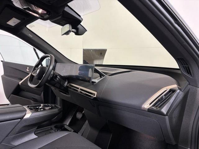 Used 2025 BMW iX xDrive50 AWD/4WD image 17