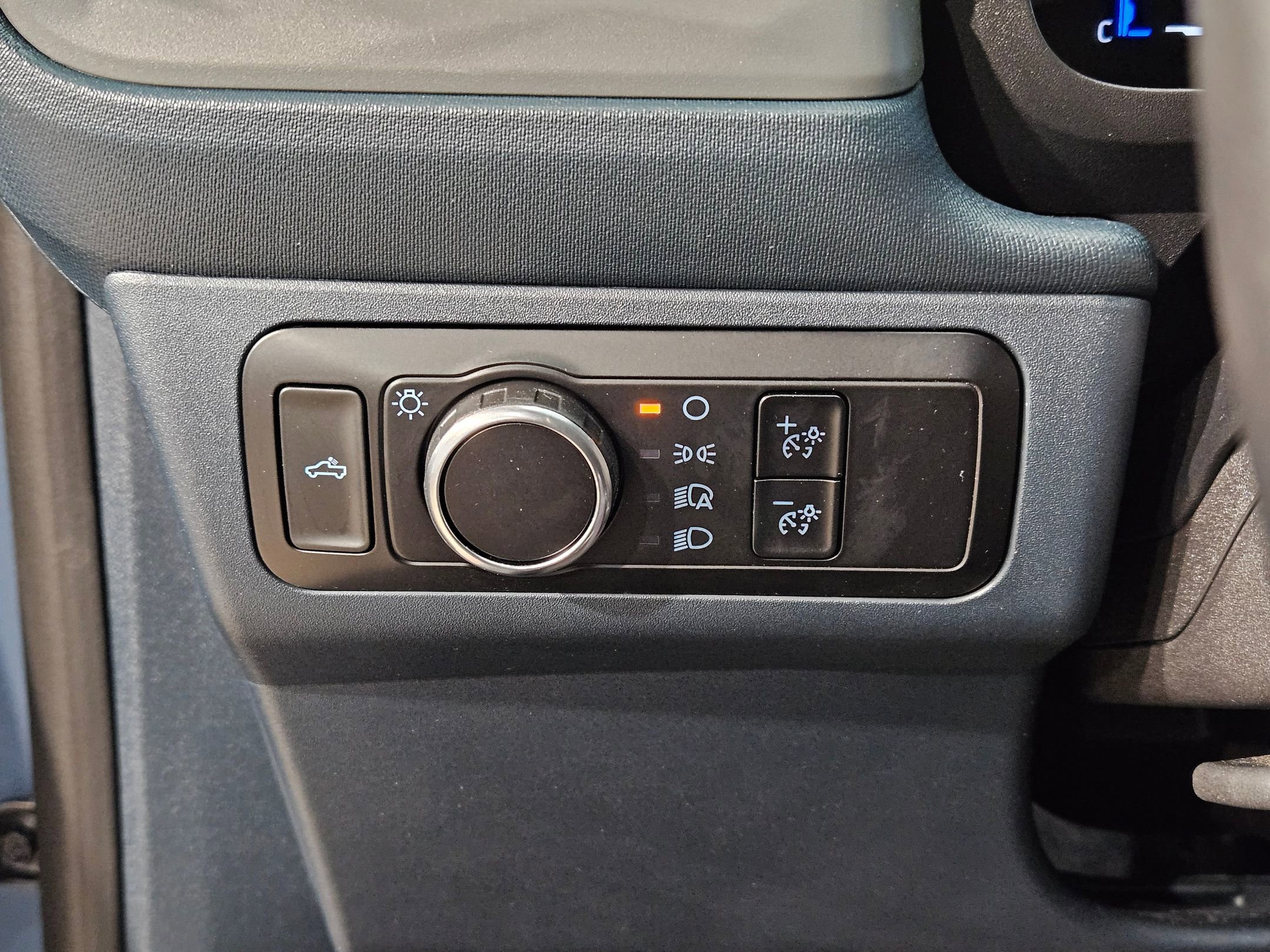 Used 2025 Ford Maverick Lariat w/ Black Appearance Package AWD/4WD image 25