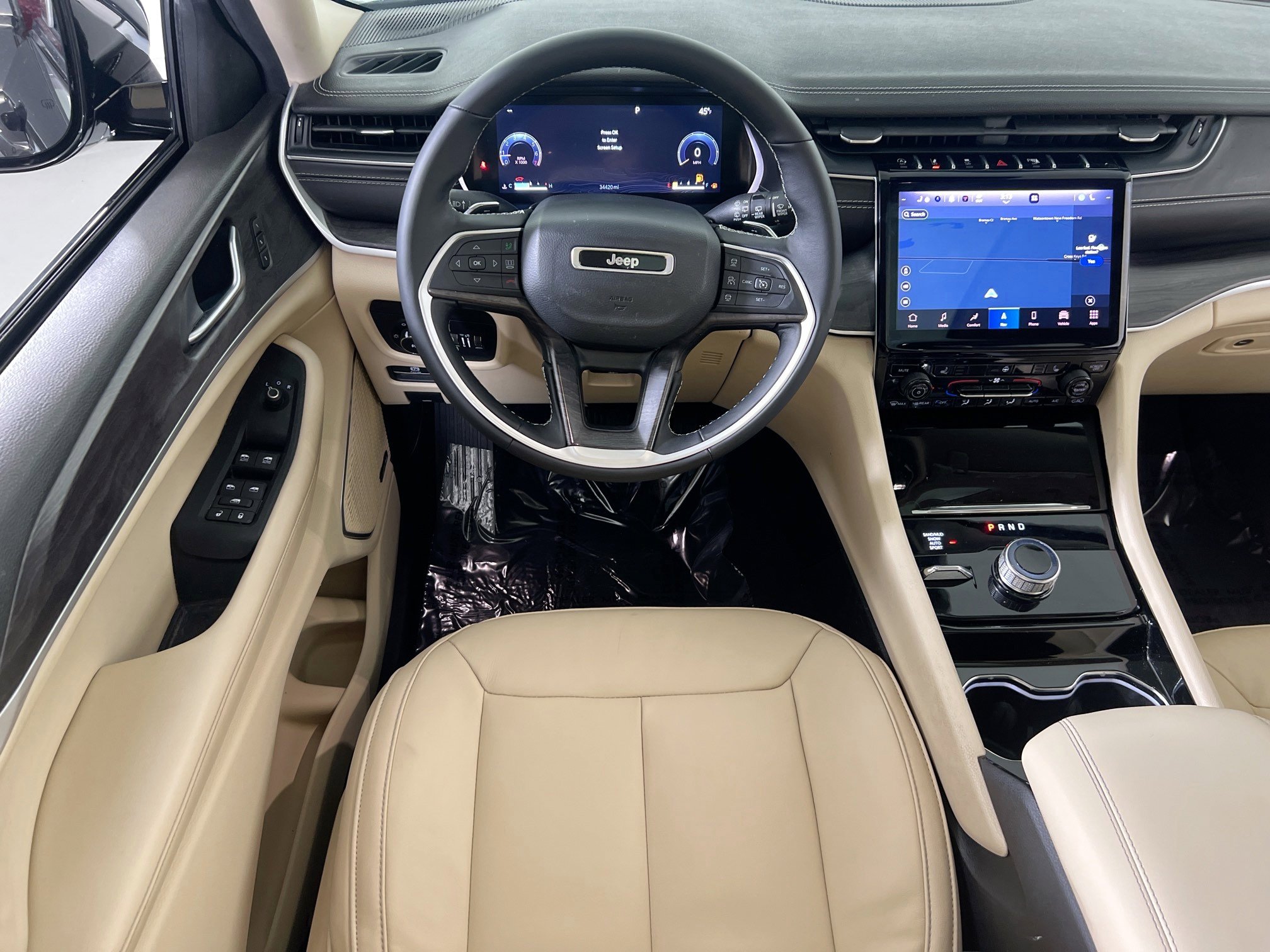 Used 2022 Jeep Grand Cherokee Limited image 24