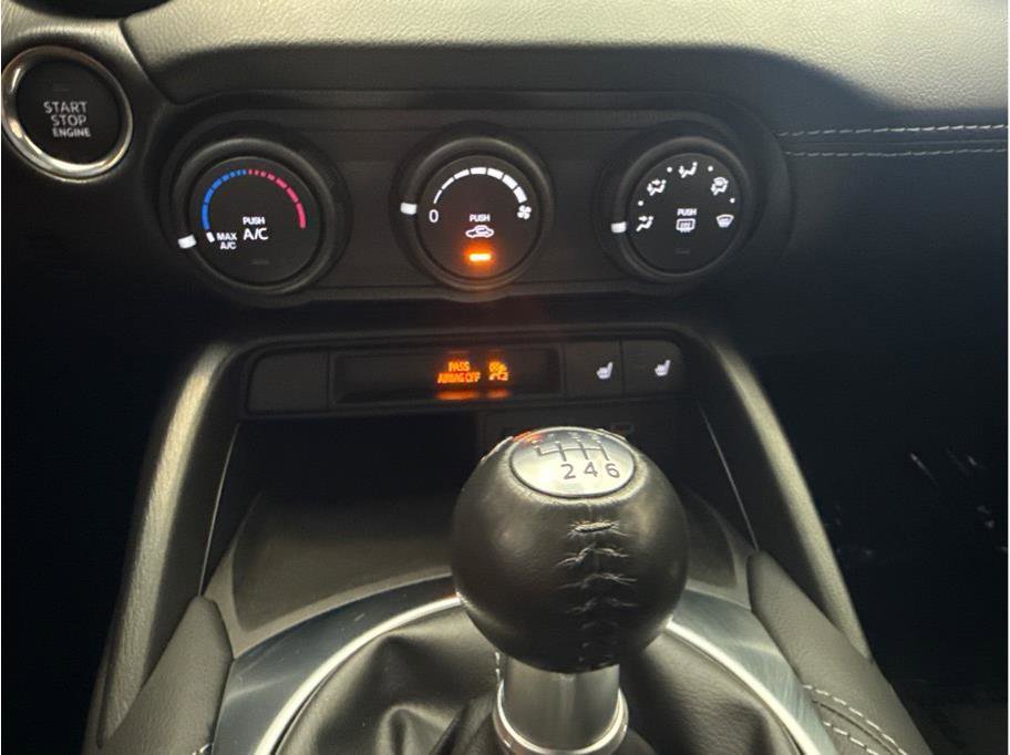 Used 2024 MAZDA MX-5 Miata Club RWD image 14