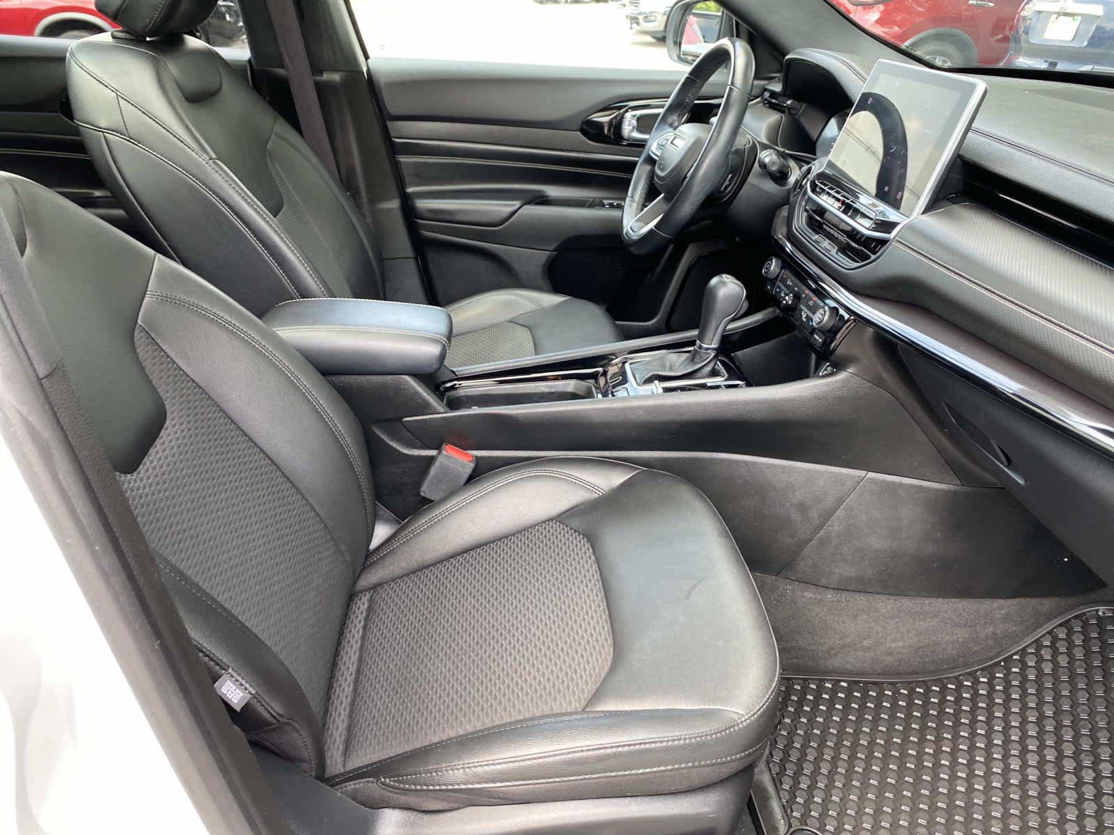 Certified 2022 Jeep Compass Latitude w/ Sun and Sound Group AWD/4WD image 22