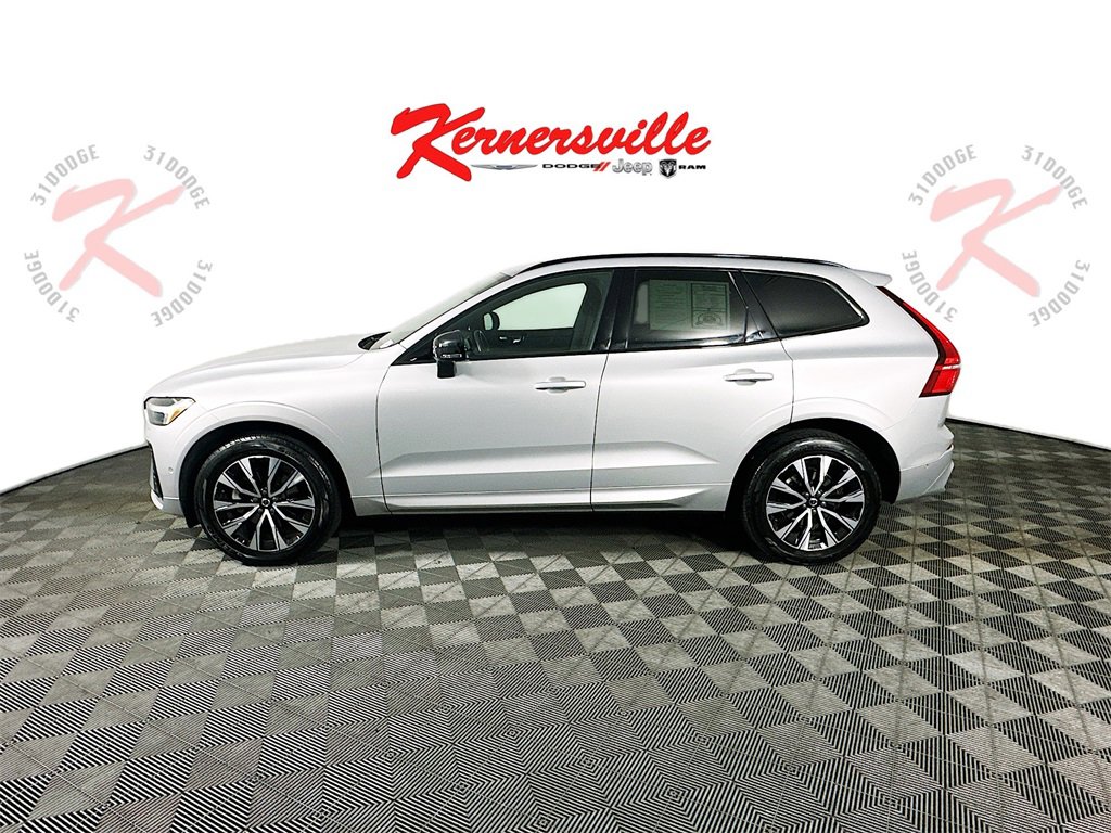 Used 2023 Volvo XC60 B5 Plus image 4