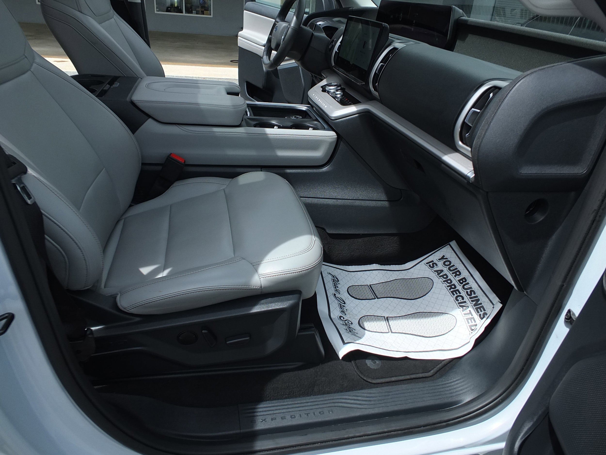 Used 2025 Ford Expedition Max Active RWD image 15