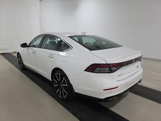 Used 2023 Honda Accord Touring image 4