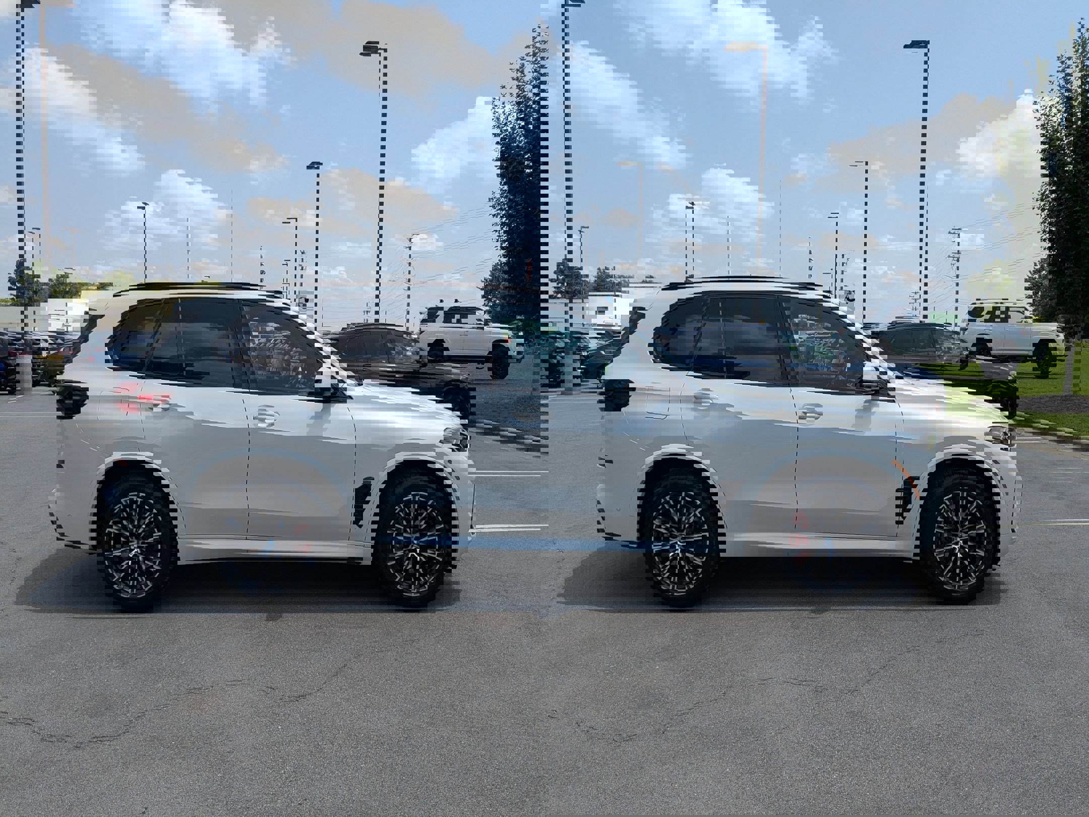 New 2026 BMW X5 xDrive40i w/ M Sport Package image 2