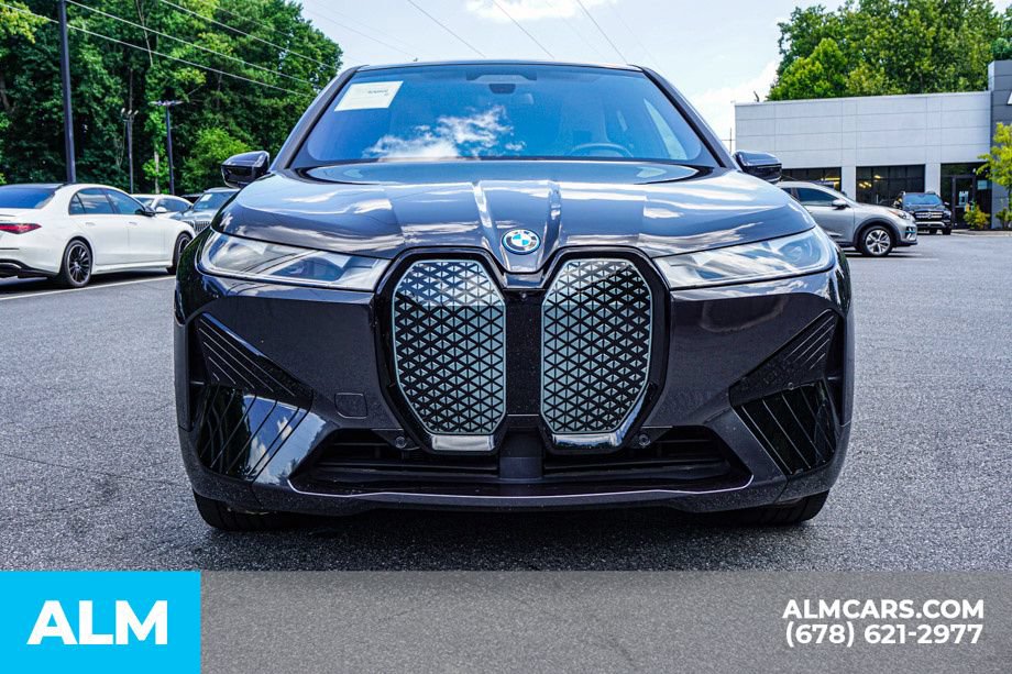 Used 2024 BMW iX xDrive50 w/ Premium Package AWD/4WD image 9
