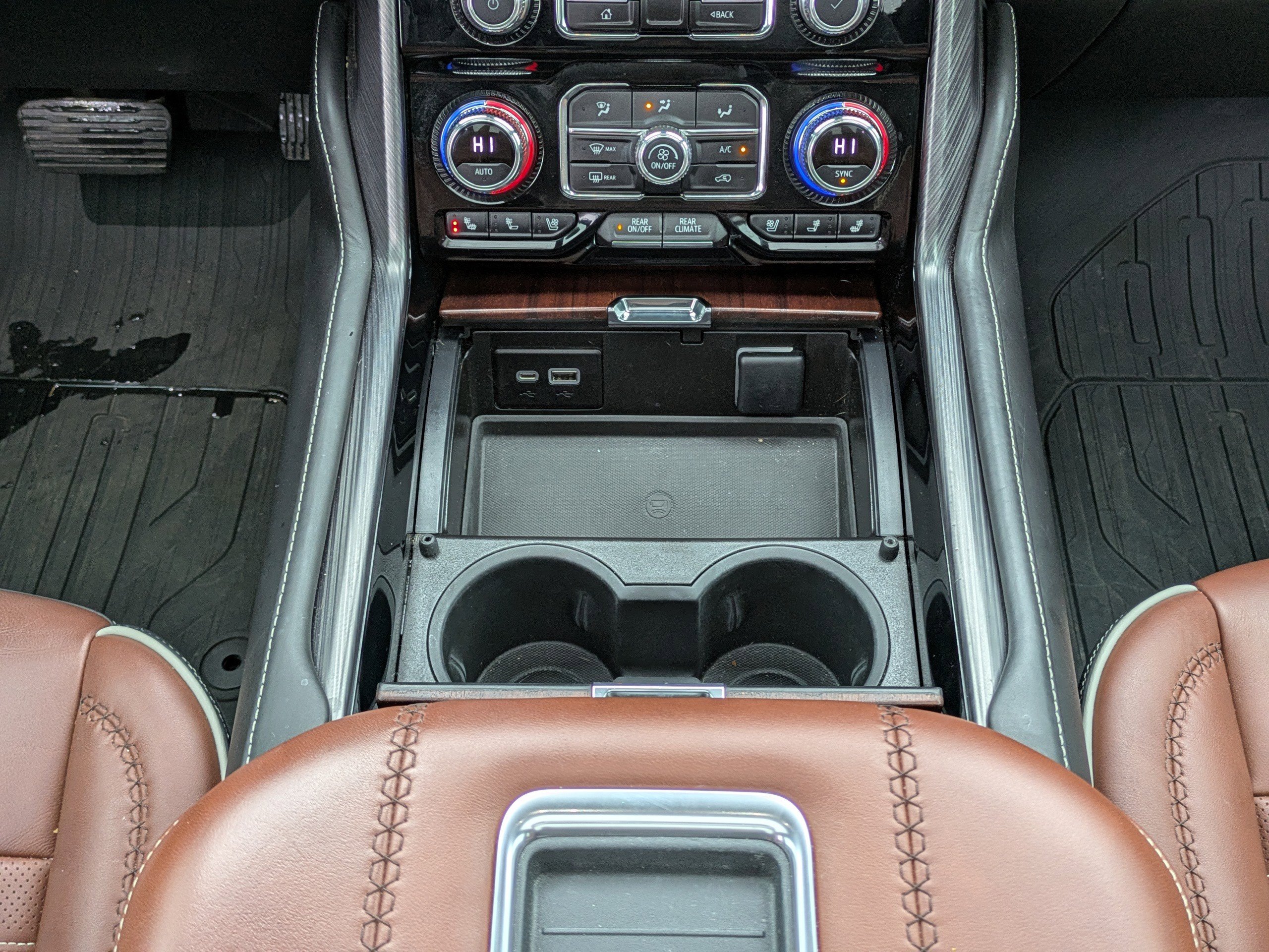 Used 2023 GMC Yukon Denali Ultimate image 23