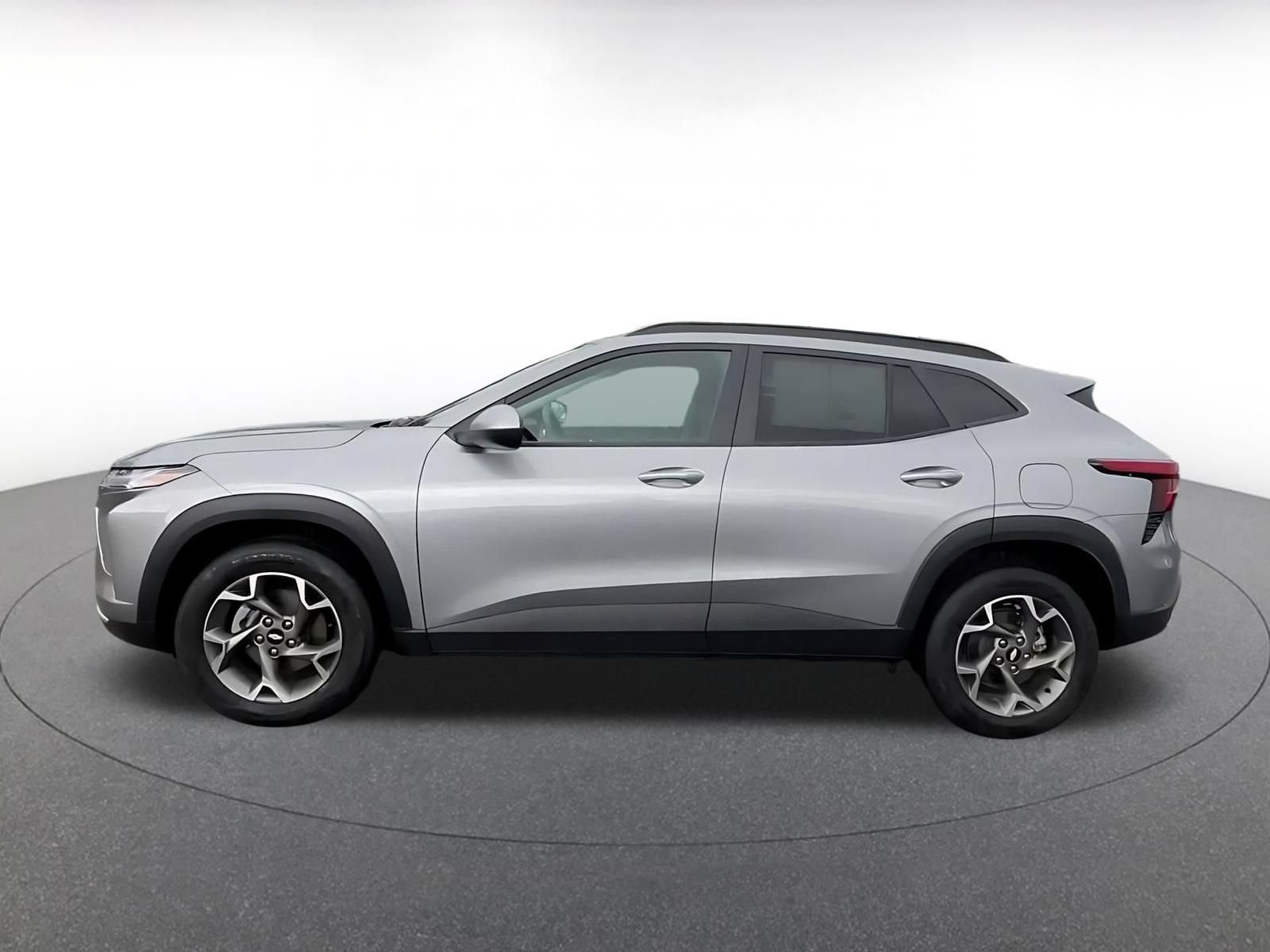 Used 2025 Chevrolet Trax LT w/ LT Convenience Package FWD image 8