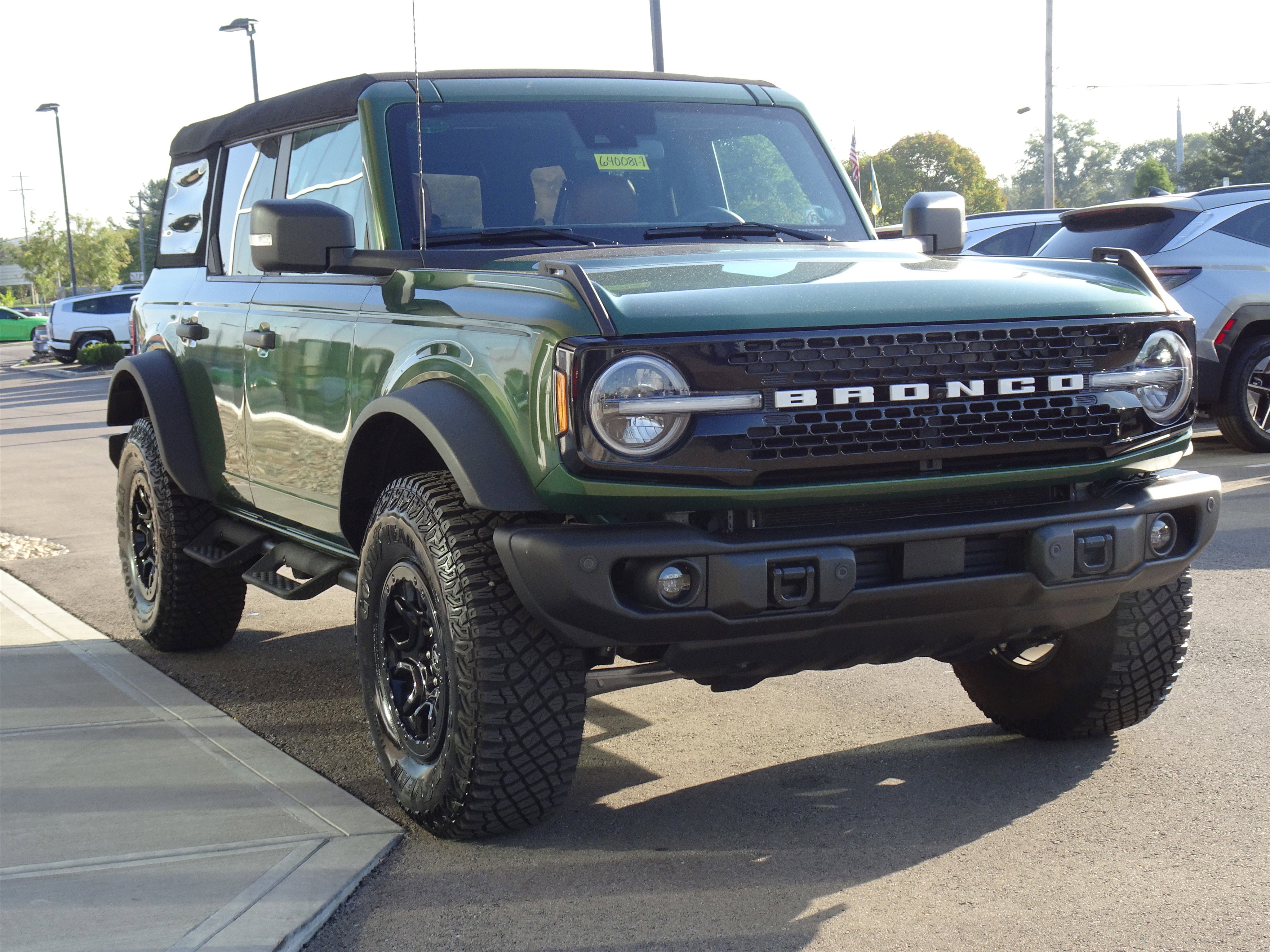 Used 2023 Ford Bronco Wildtrak image 6