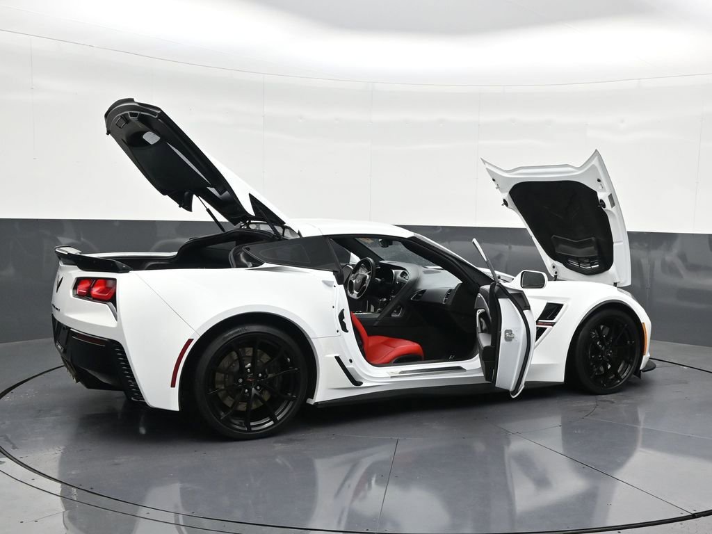 Used 2019 Chevrolet Corvette Grand Sport w/ Carbon Flash Badge Package image 32