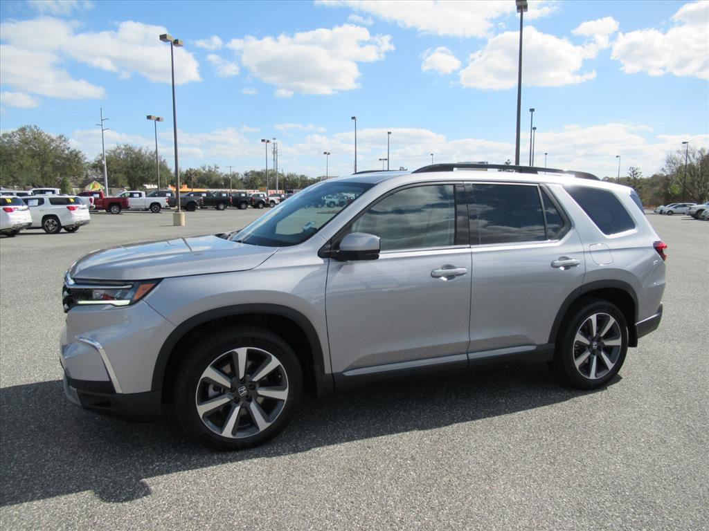 Used 2023 Honda Pilot Touring image 4