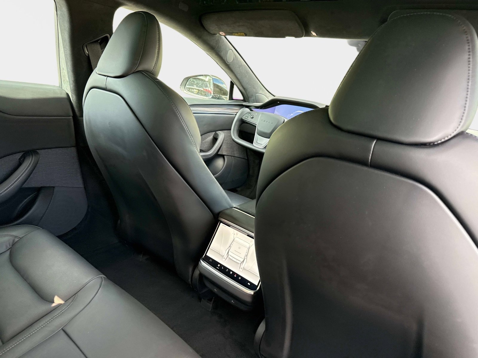Used 2023 Tesla Model S image 28