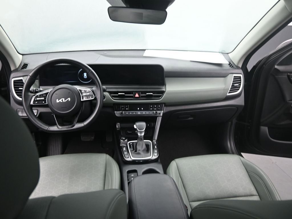 Used 2025 Kia Seltos SX w/ SX Sunroof Package image 23