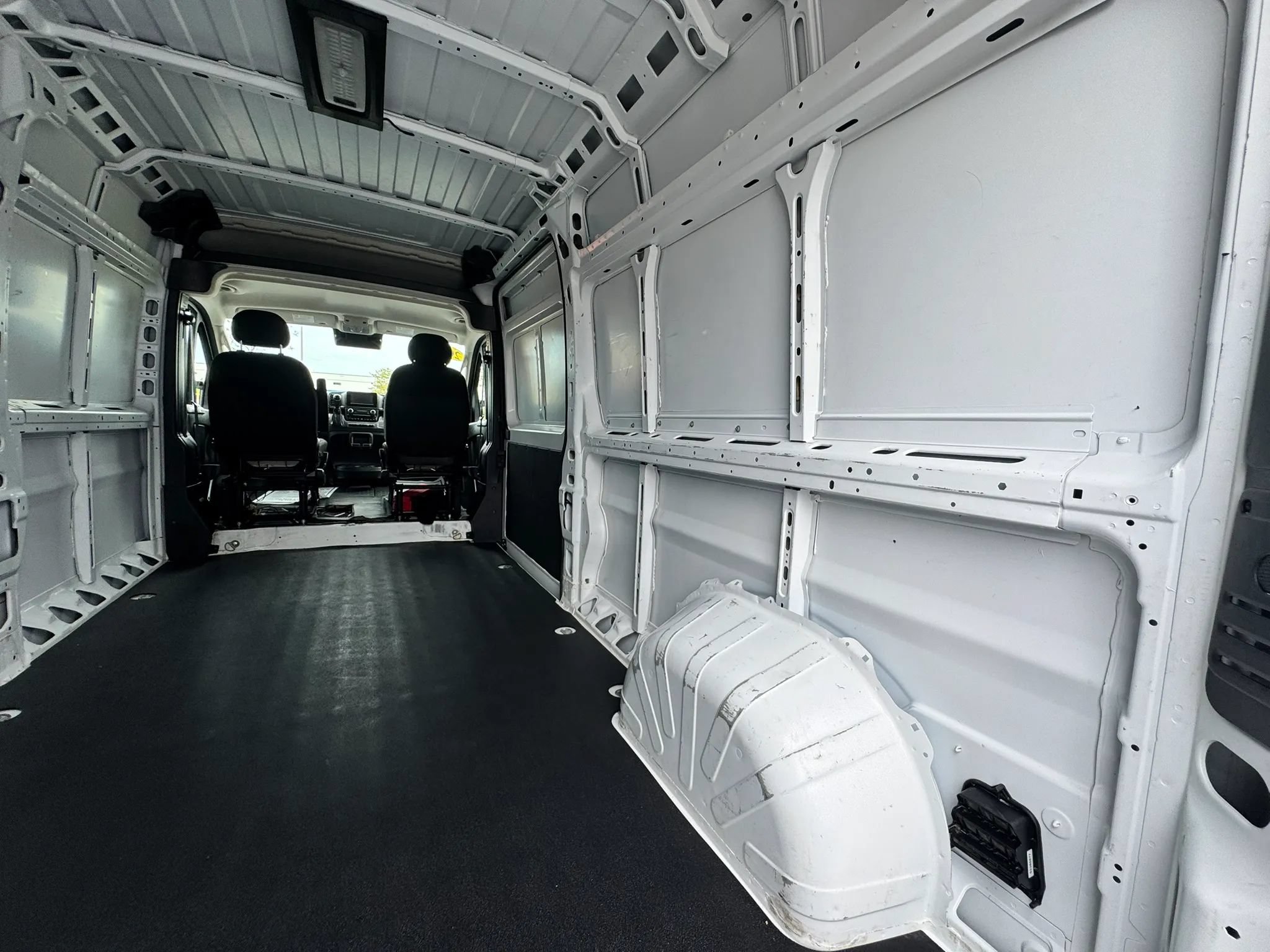 Used 2024 RAM ProMaster 2500 w/ Convenience Group FWD image 28