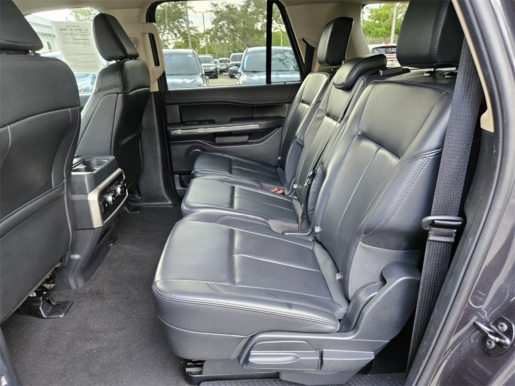 Used 2024 Ford Expedition Max XLT image 4