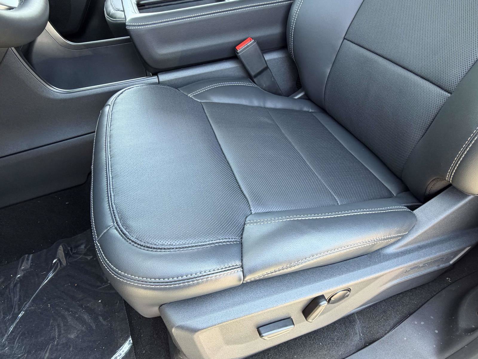 New 2026 Ford Expedition Platinum w/ Driver's Package AWD/4WD image 23