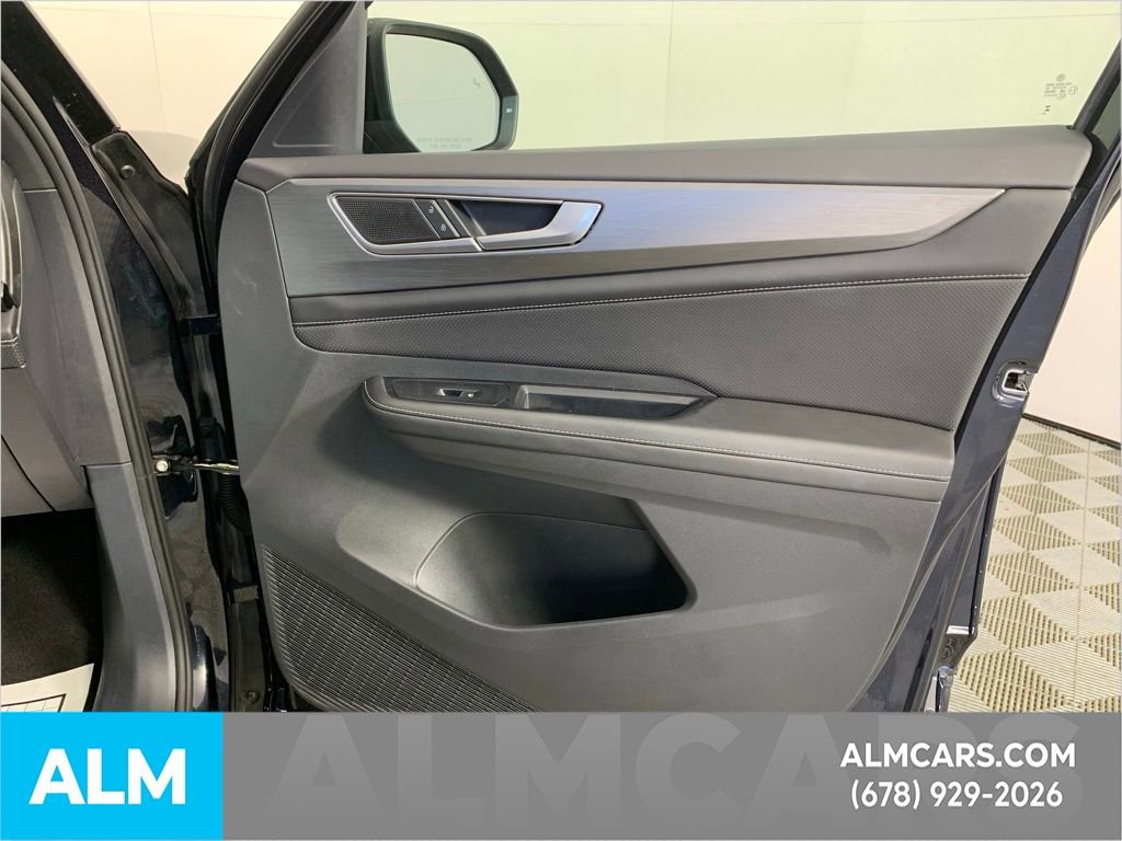 Used 2025 Volkswagen Atlas Cross Sport SE image 39