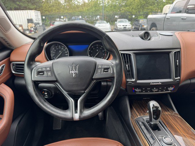 Used 2018 Maserati Levante AWD/4WD image 27