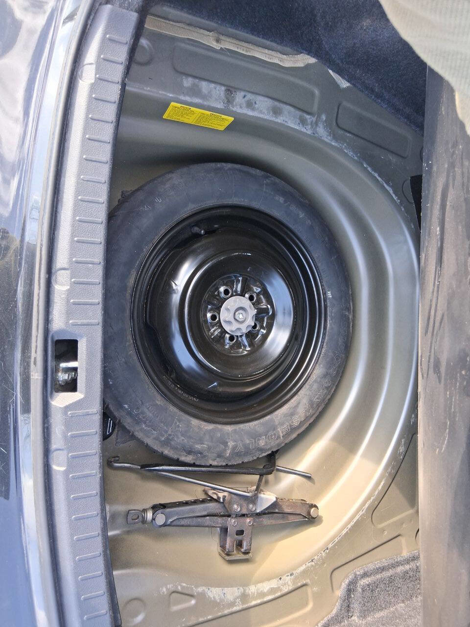 Used 2013 Toyota Corolla L image 21