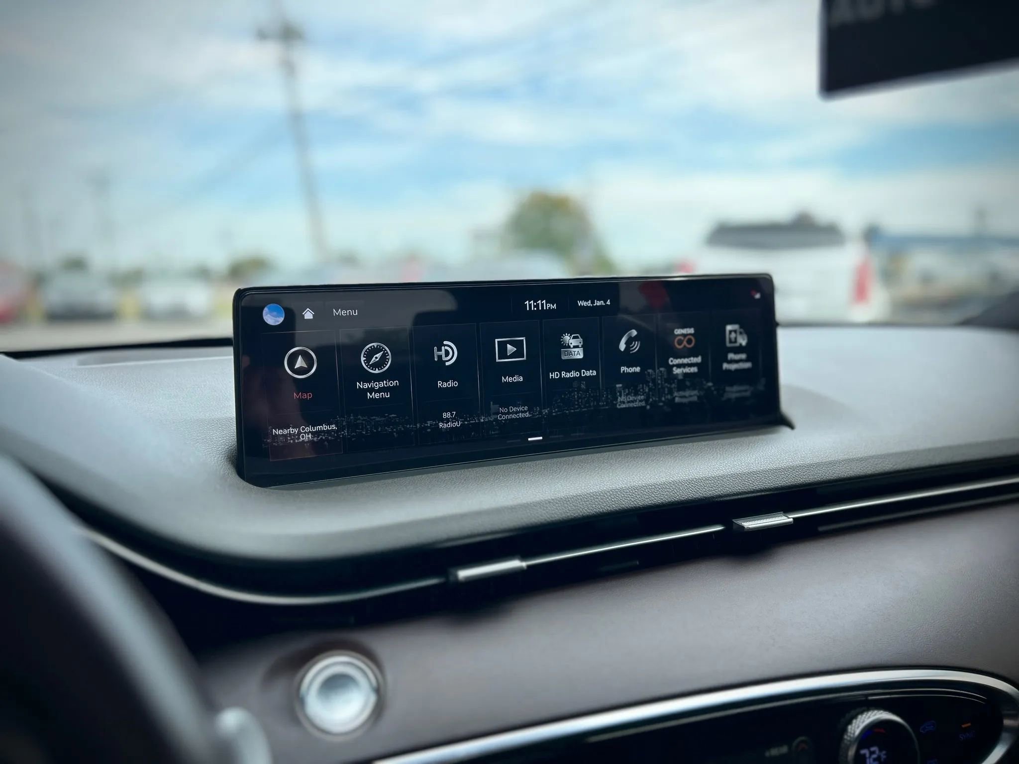 Used 2022 Genesis GV70 2.5T w/ Advanced Package image 24