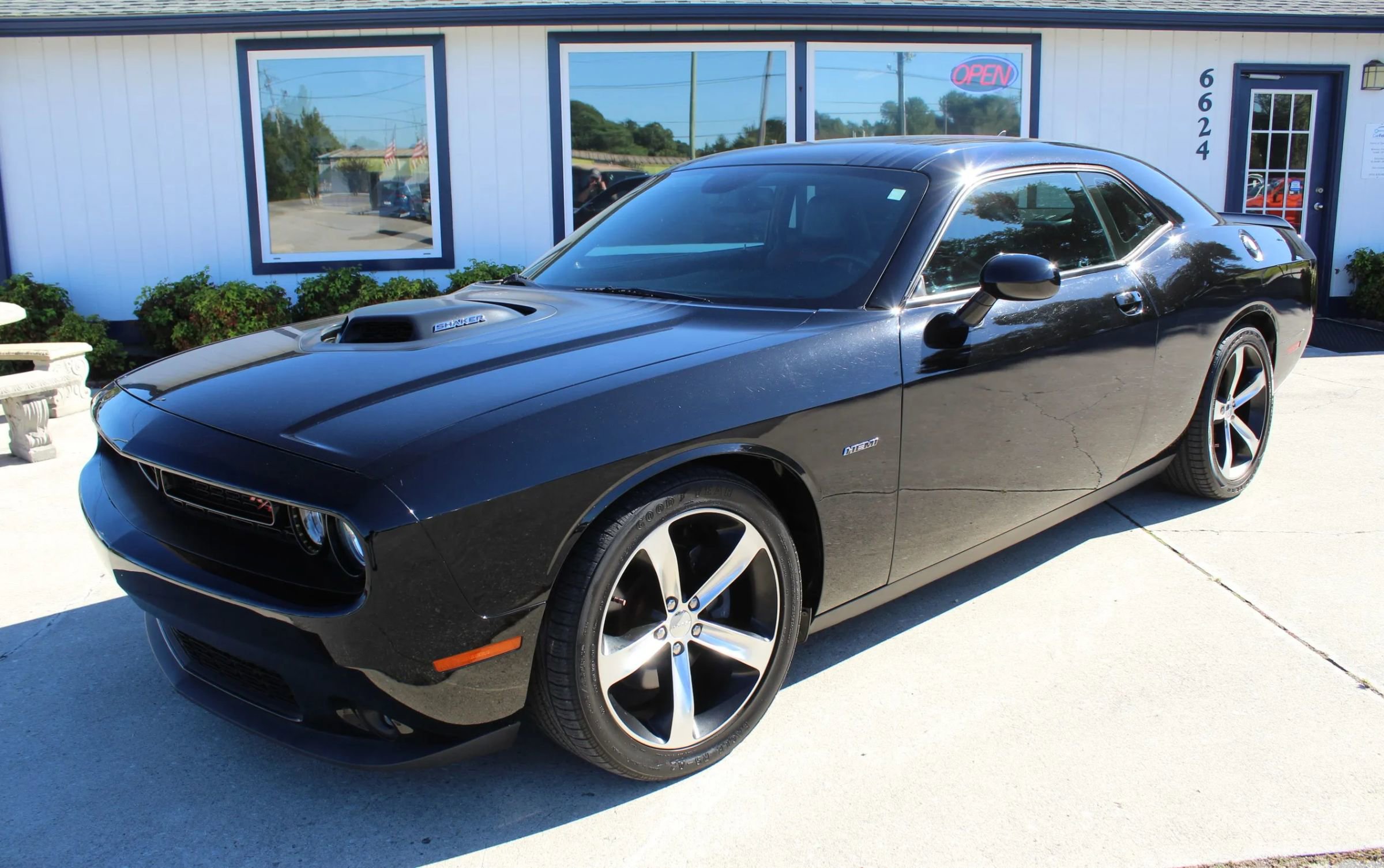Used 2016 Dodge Challenger R/T Plus image 27
