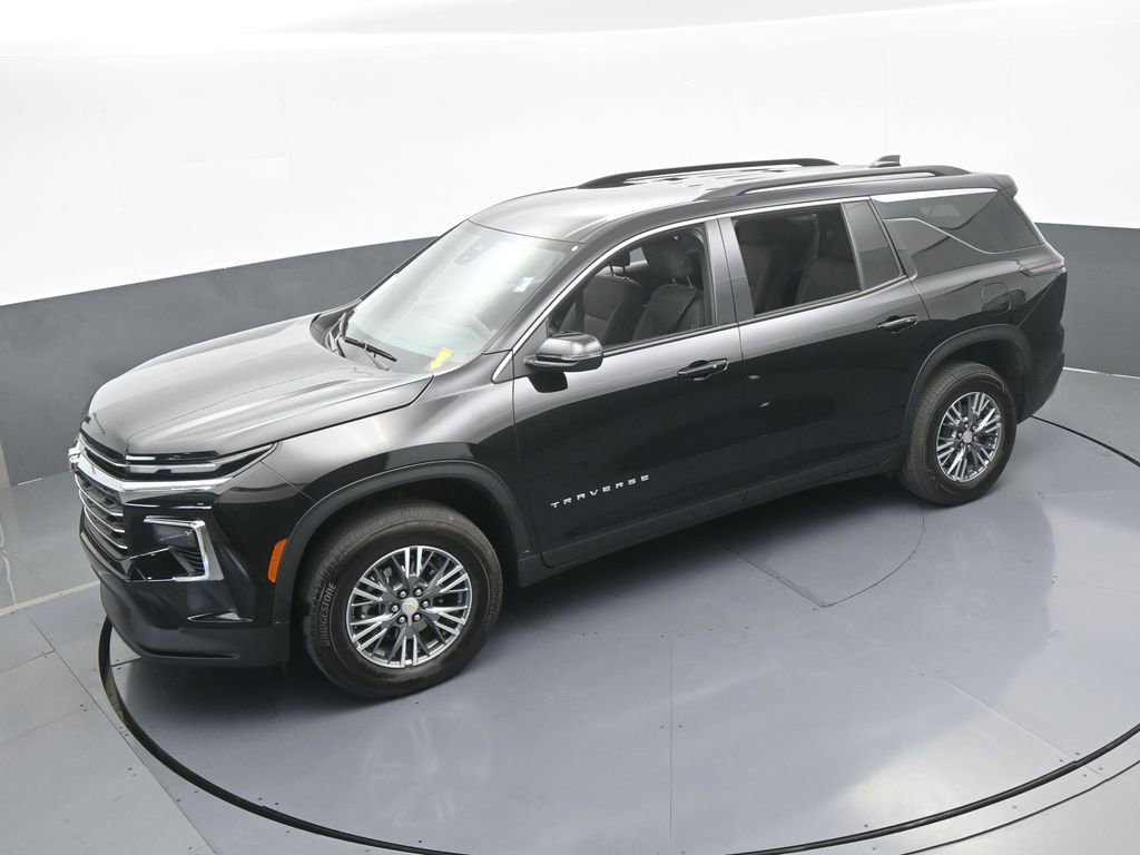 Used 2025 Chevrolet Traverse LT image 48