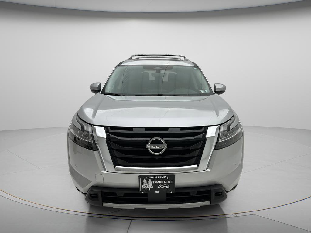 Used 2024 Nissan Pathfinder SL w/ SL Premium Package AWD/4WD image 2