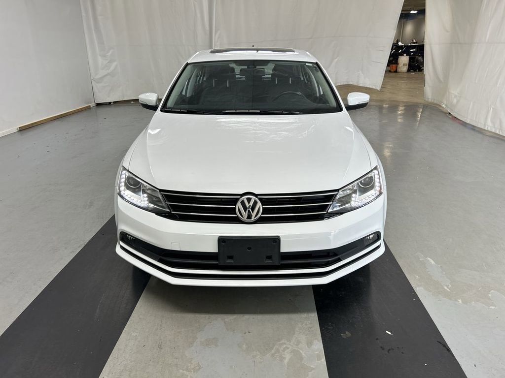 Used 2016 Volkswagen Jetta SEL w/ Lighting Package FWD image 3