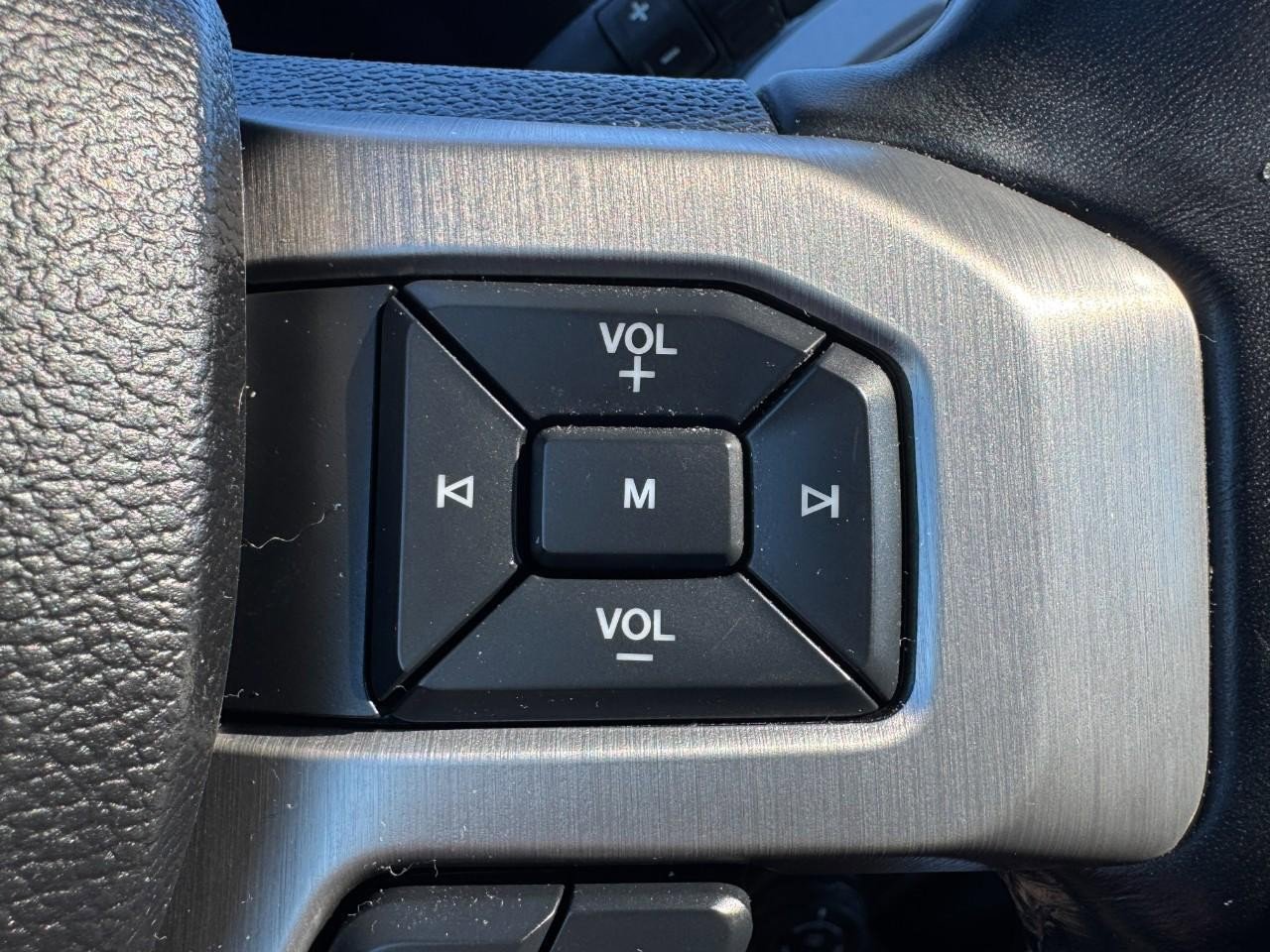 Used 2020 Ford F250 Platinum w/ FX4 Off-Road Package image 18