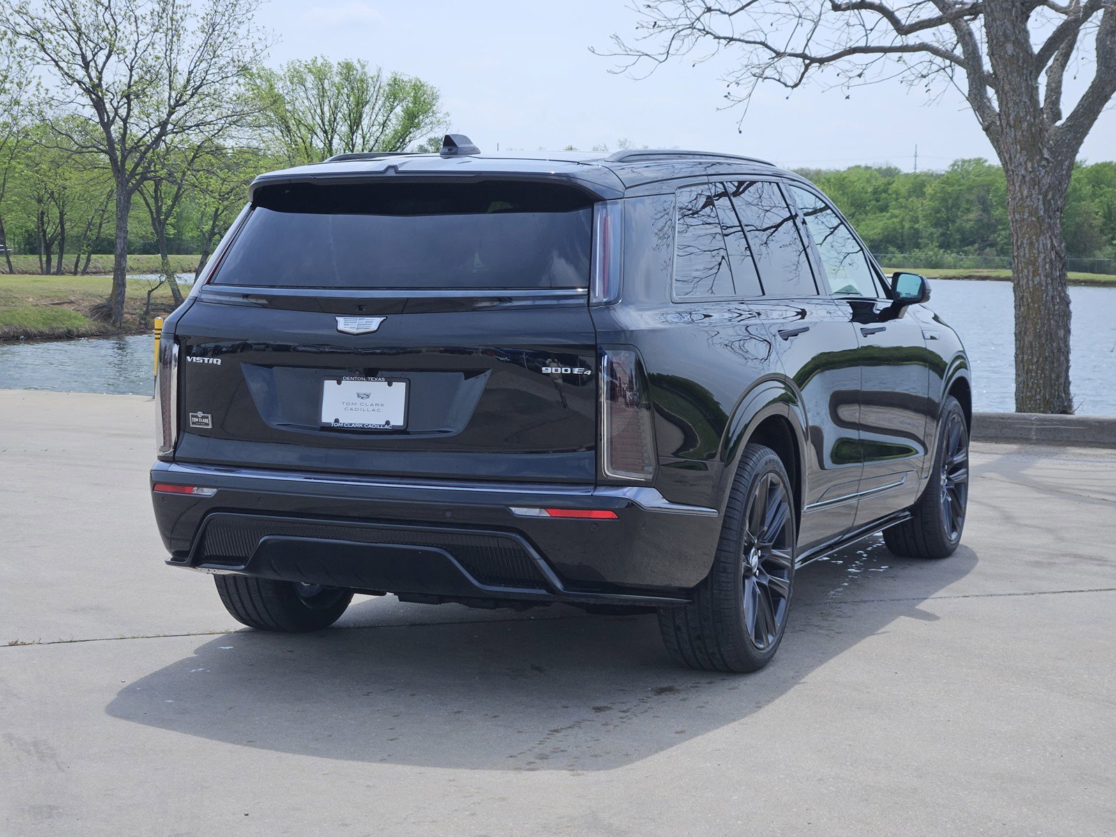 New 2026 Cadillac Vistiq Platinum AWD/4WD image 3