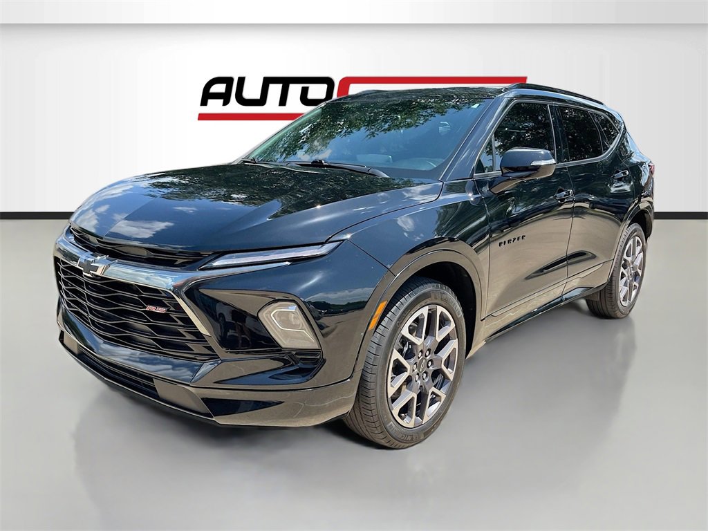 Used 2023 Chevrolet Blazer RS image 3