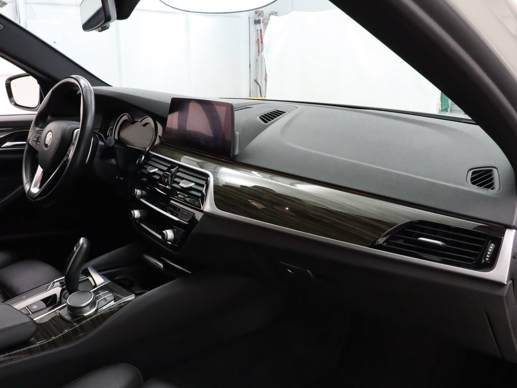 Used 2019 BMW 530i w/ Convenience Package RWD image 30
