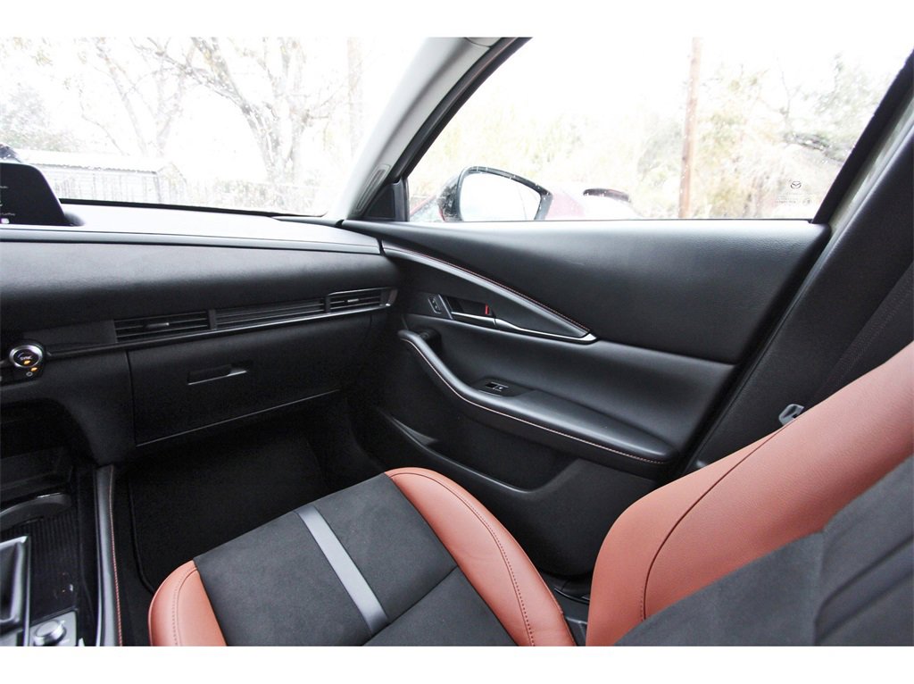 Certified 2025 MAZDA CX-30 Carbon image 9