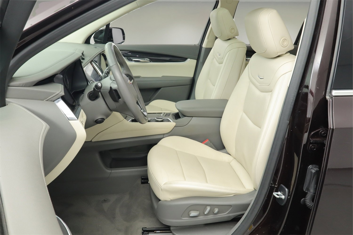 Used 2021 Cadillac XT6 Premium Luxury image 27