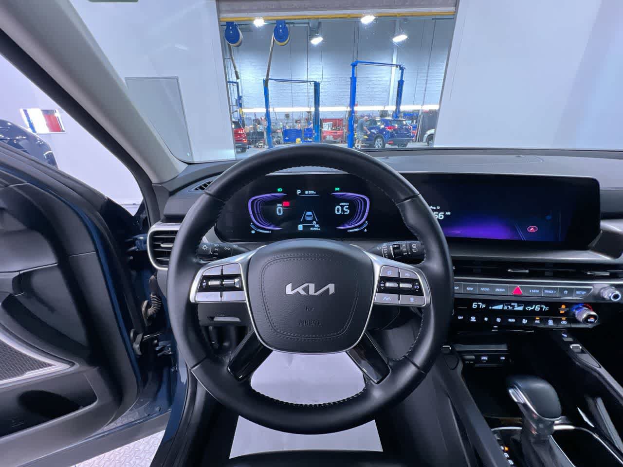 Used 2025 Kia Telluride S AWD/4WD image 15