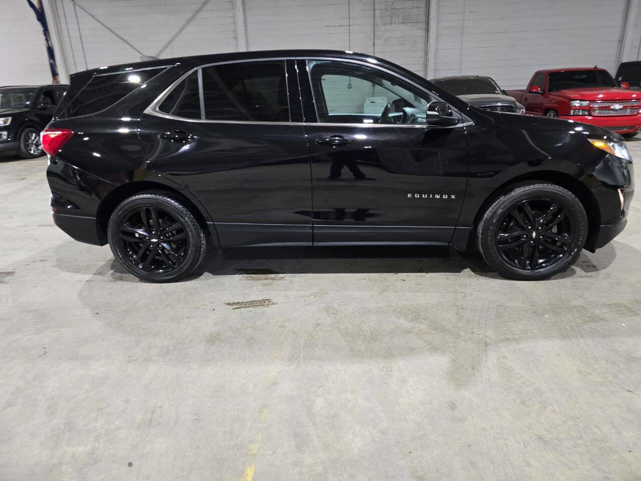 Used 2020 Chevrolet Equinox LT w/ Midnight Edition AWD/4WD image 18