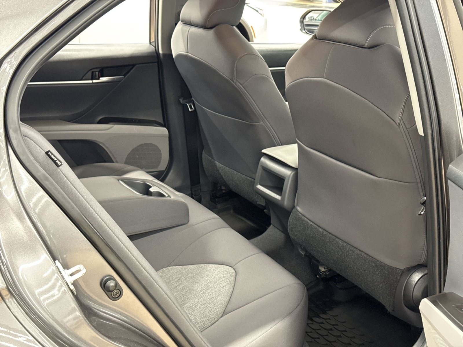 Used 2021 Toyota Camry LE FWD image 27
