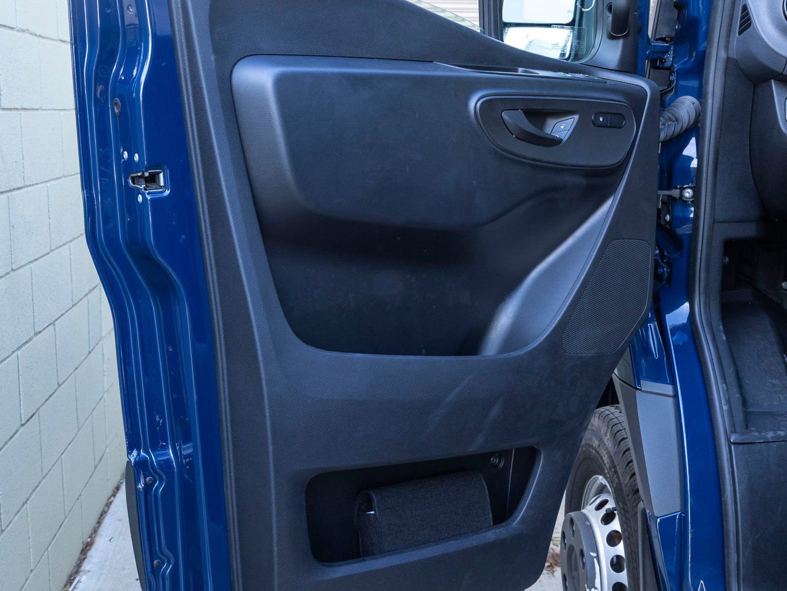 Used 2024 Mercedes-Benz Sprinter 3500 w/ Acoustic Package image 12